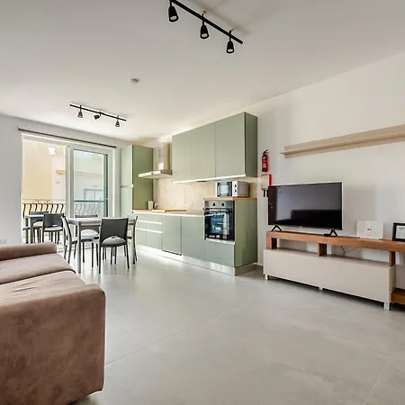F52 Bedroom In Pethouse * Gzira