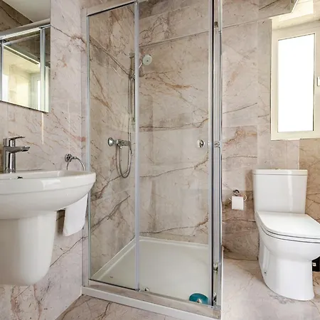 F52 Bedroom In Pethouse Privatunterkunft *