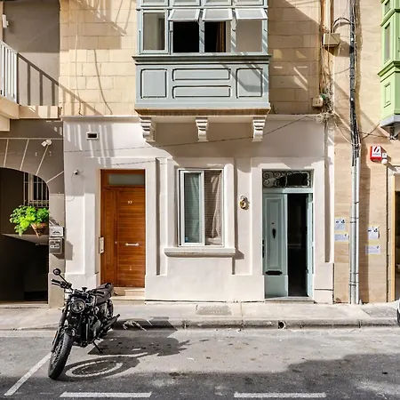 F52 Bedroom In Pethouse Gzira